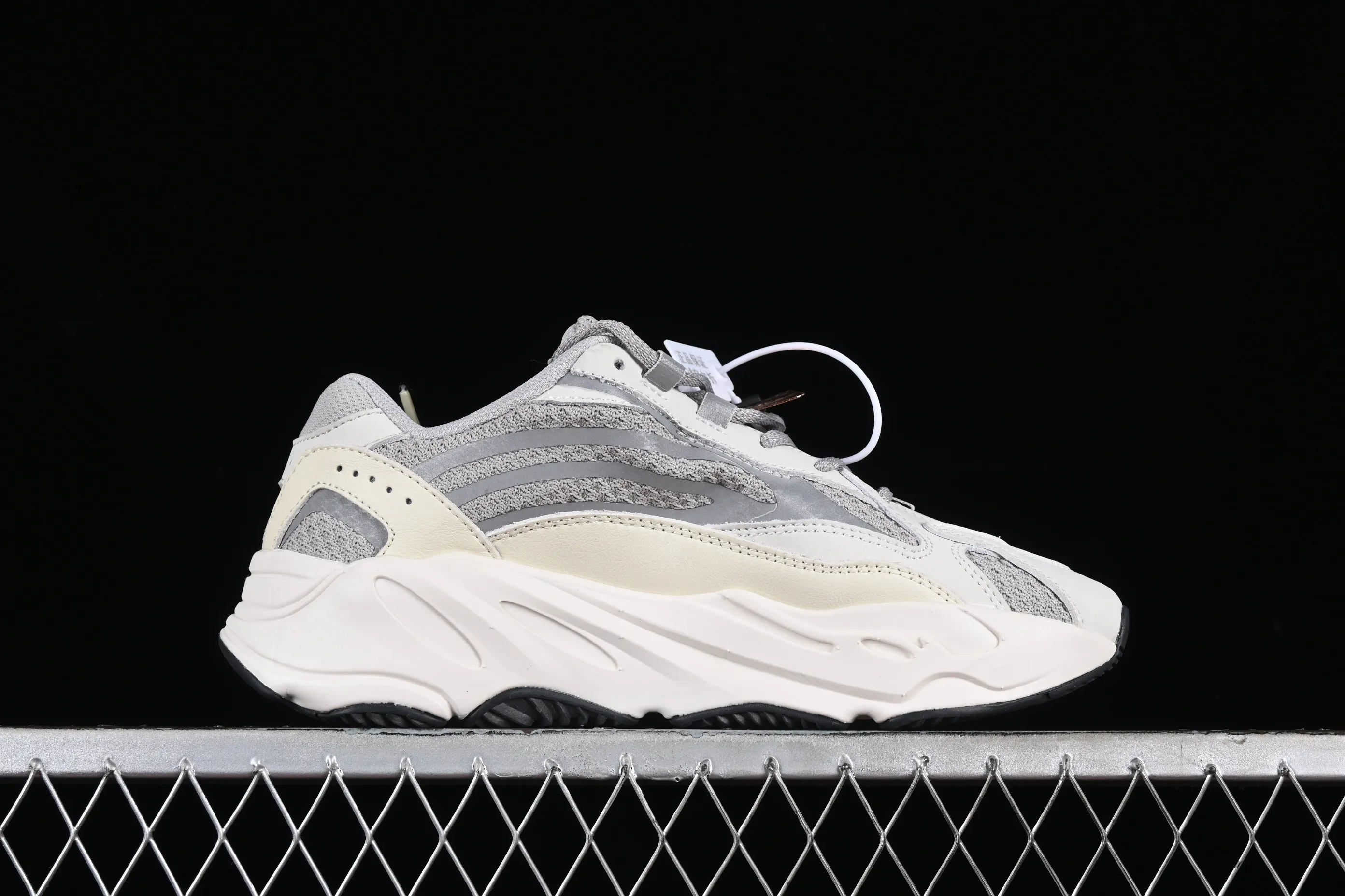 All Categories Ad Yeezy Coconut Series G Version Ad Yeezy Boost 700 V2 "Static" EF2829 Kanye Coconut 700 3M Reflective Running Shoes